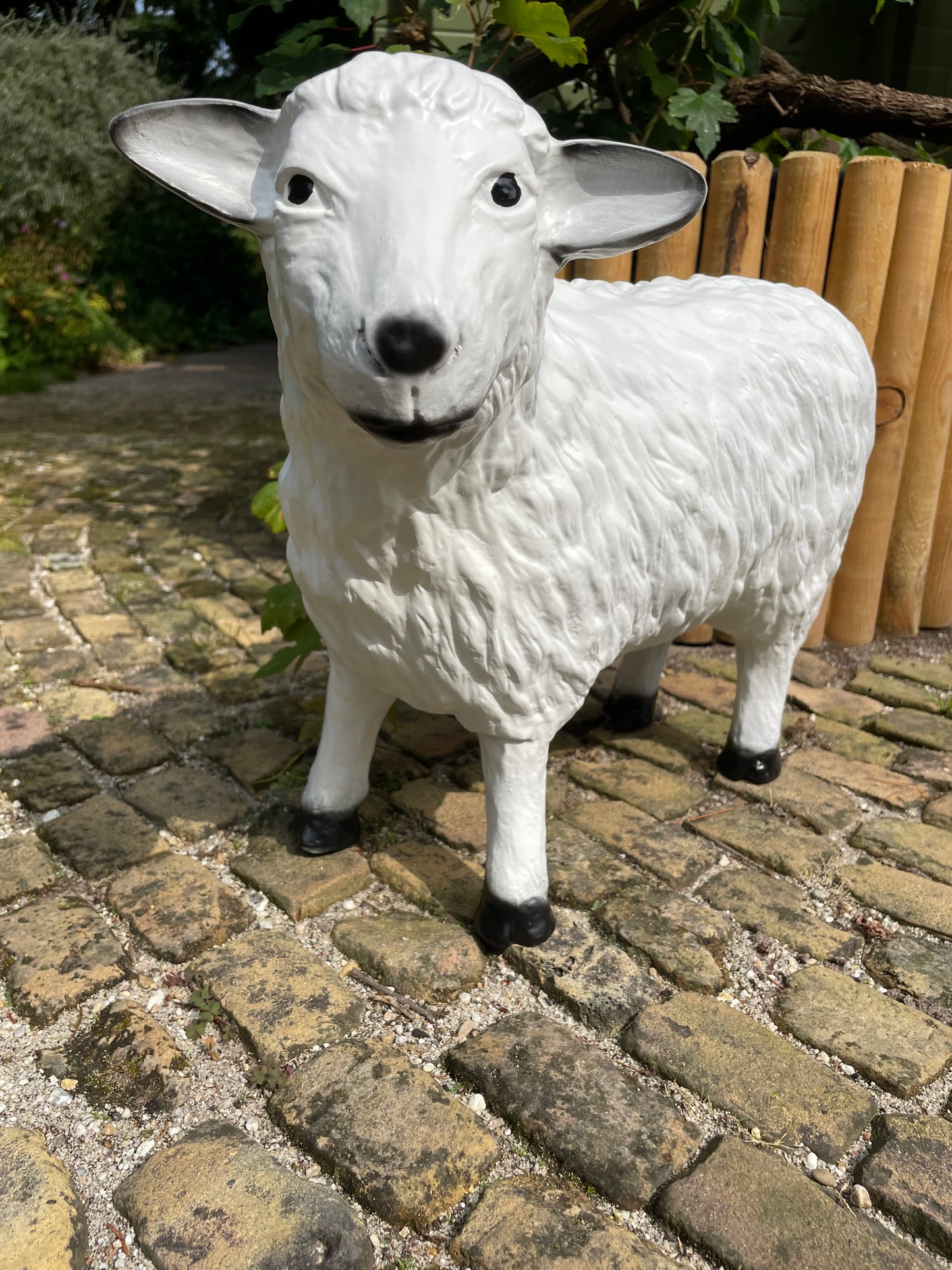 Beeld schaap lammetje, tuin, boerderij, gazon 35cm