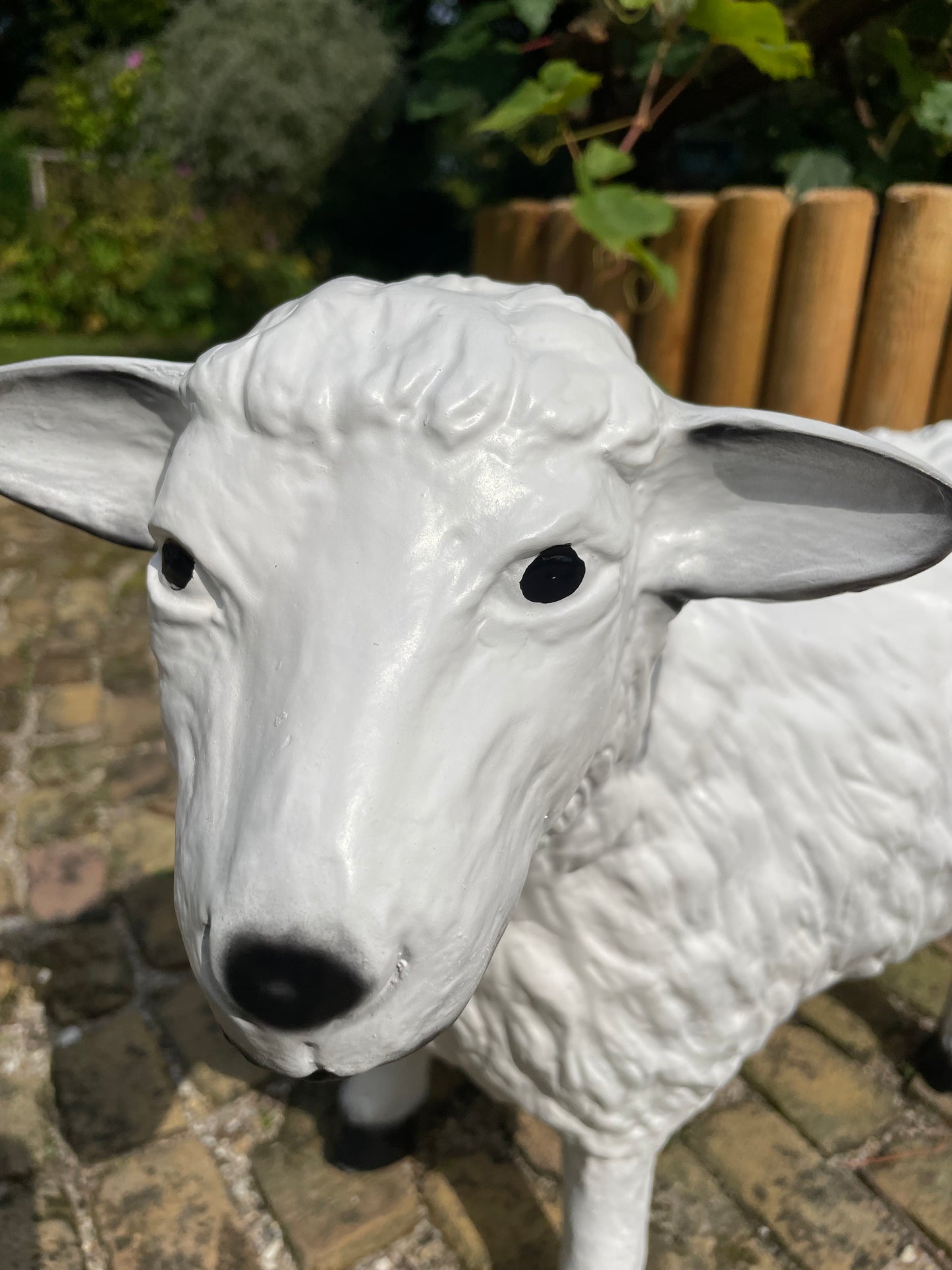 Beeld schaap lammetje, tuin, boerderij, gazon 35cm