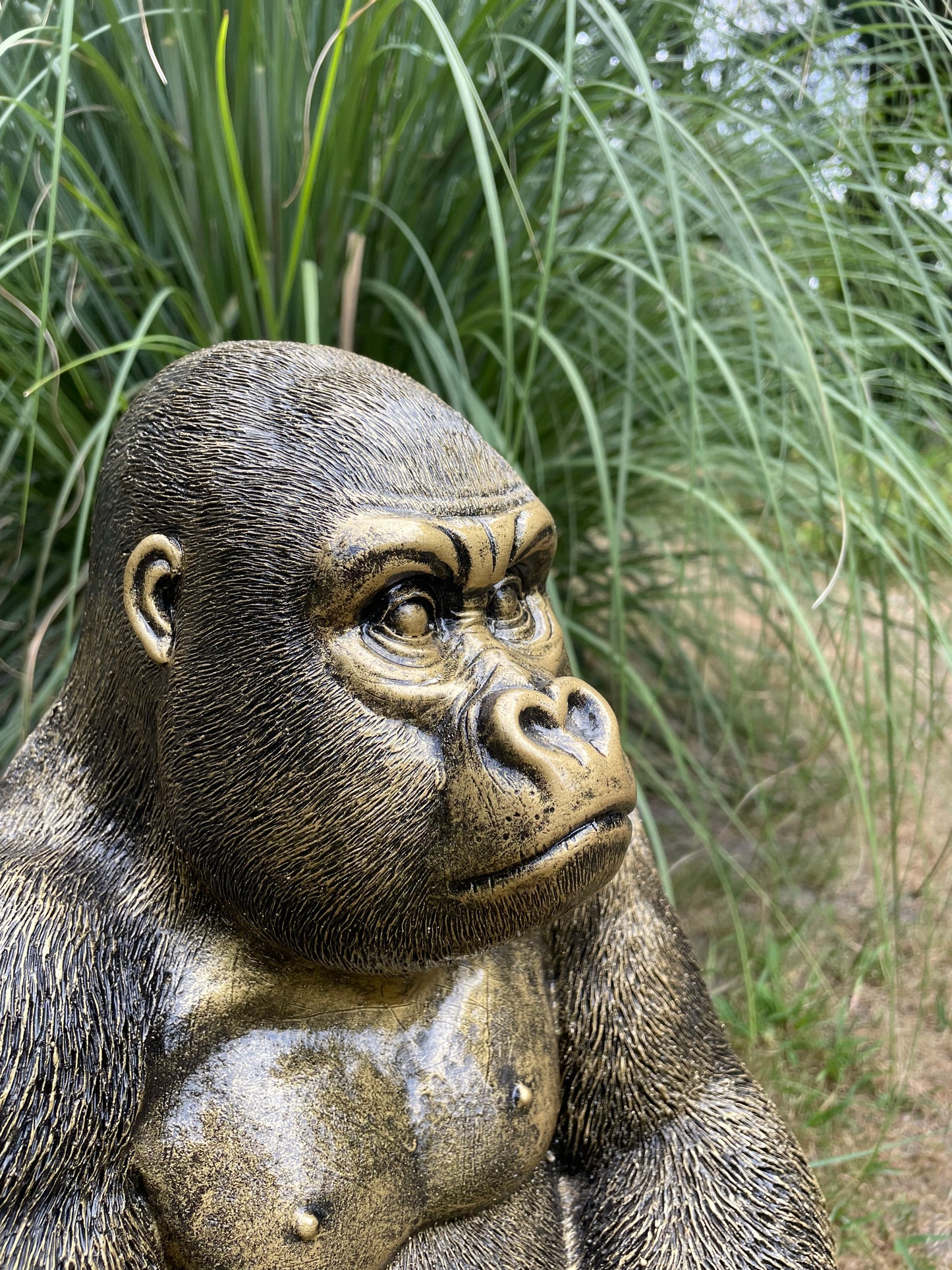 (Tuin)Beeld gorilla, goud tuin, zwembad, vijver 45cm