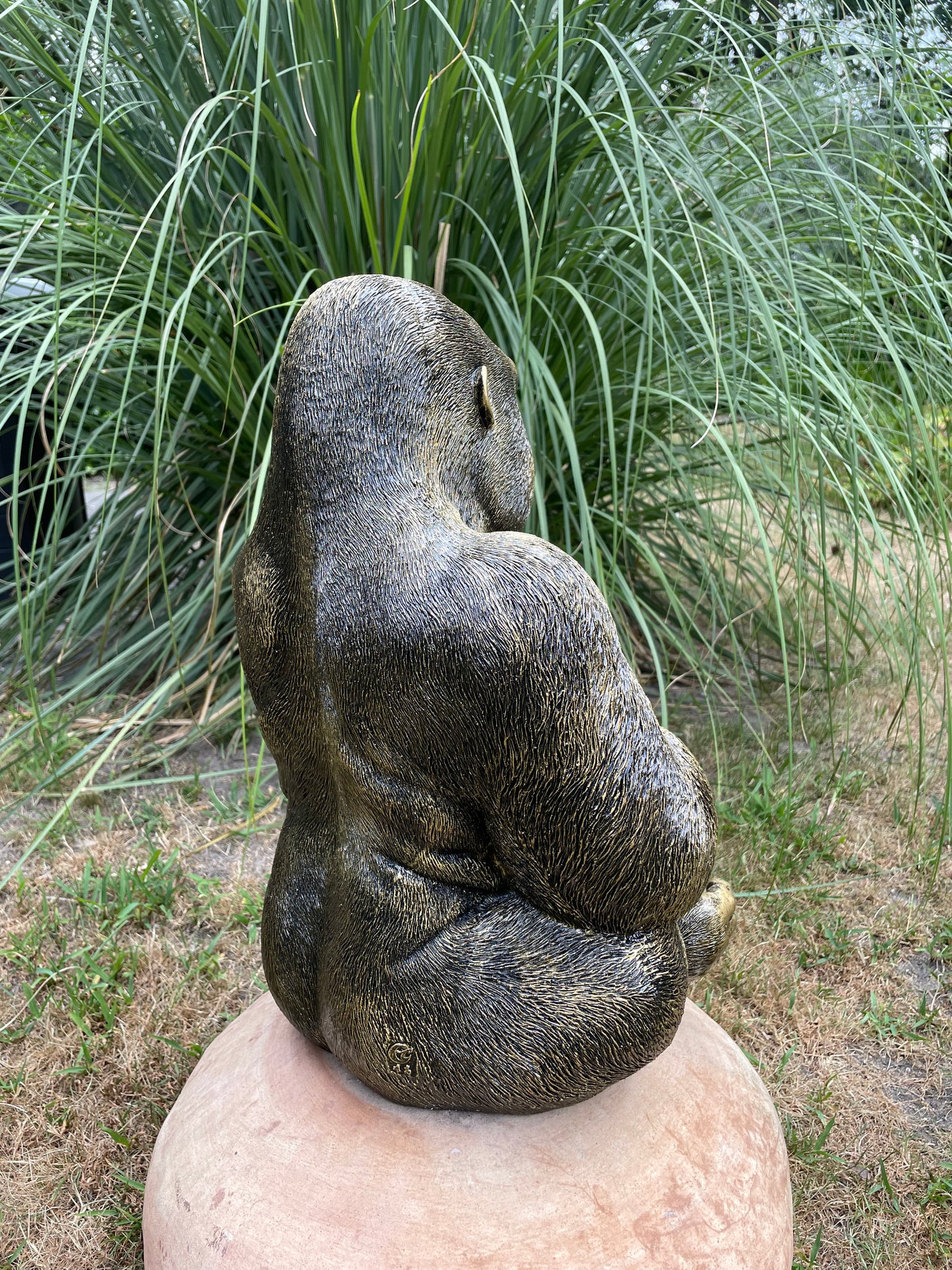 (Tuin)Beeld gorilla, goud tuin, zwembad, vijver 45cm