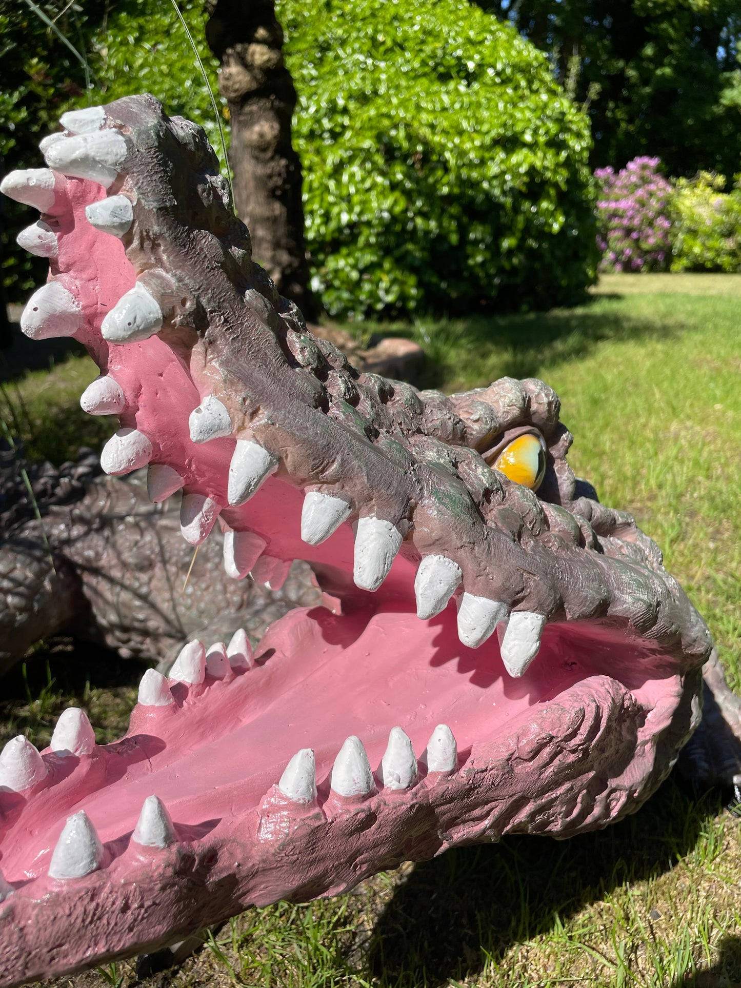 Beeld krokodil, grijs groen zwembad, vijver, boerderij 125cm