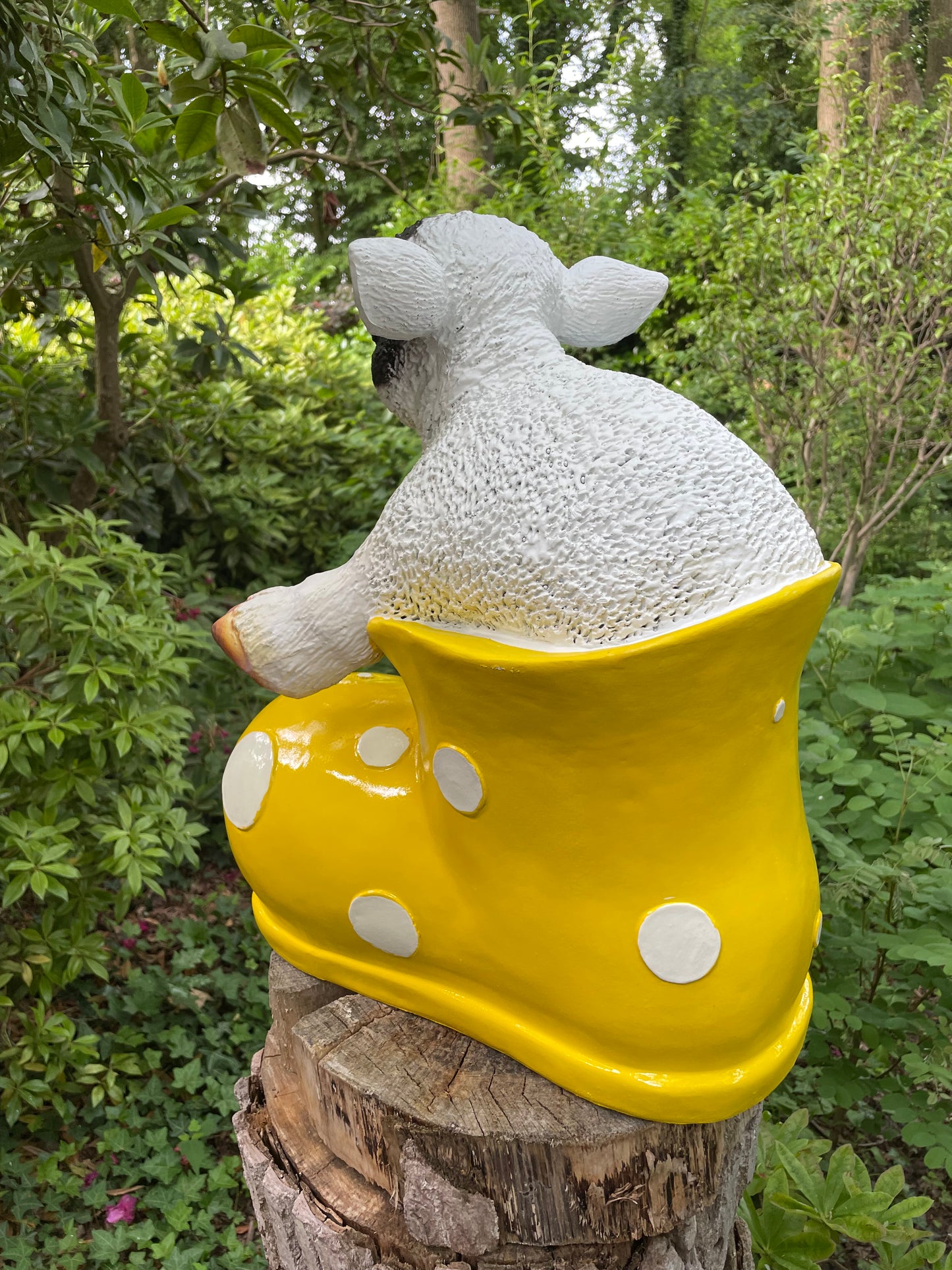 Beeld lammetje laarsje, kinderkamer, babykamer Geel 45cm