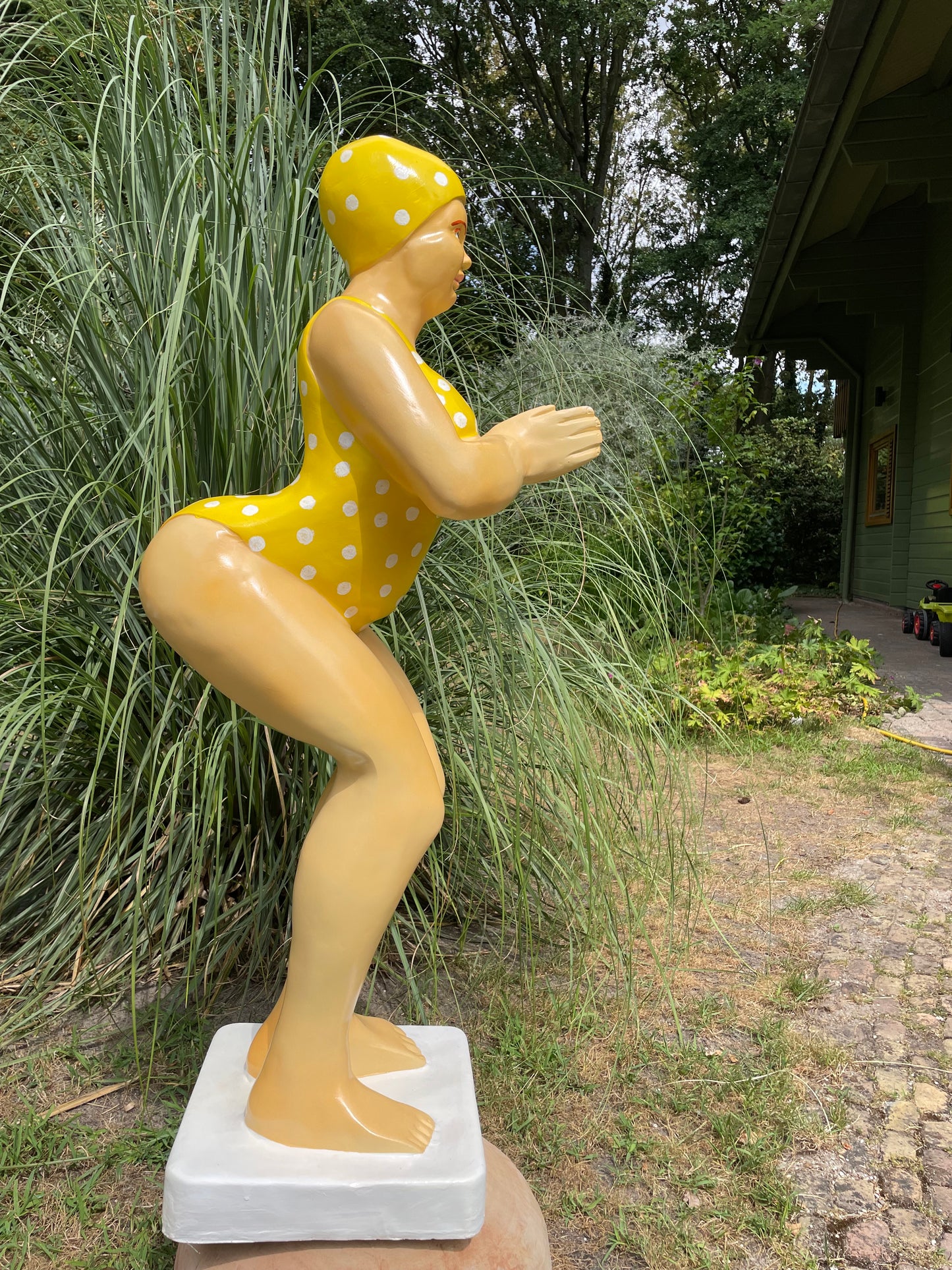 Duikende dame geel bolletje jacuzzi tuin, zwembad, vijver 115cm