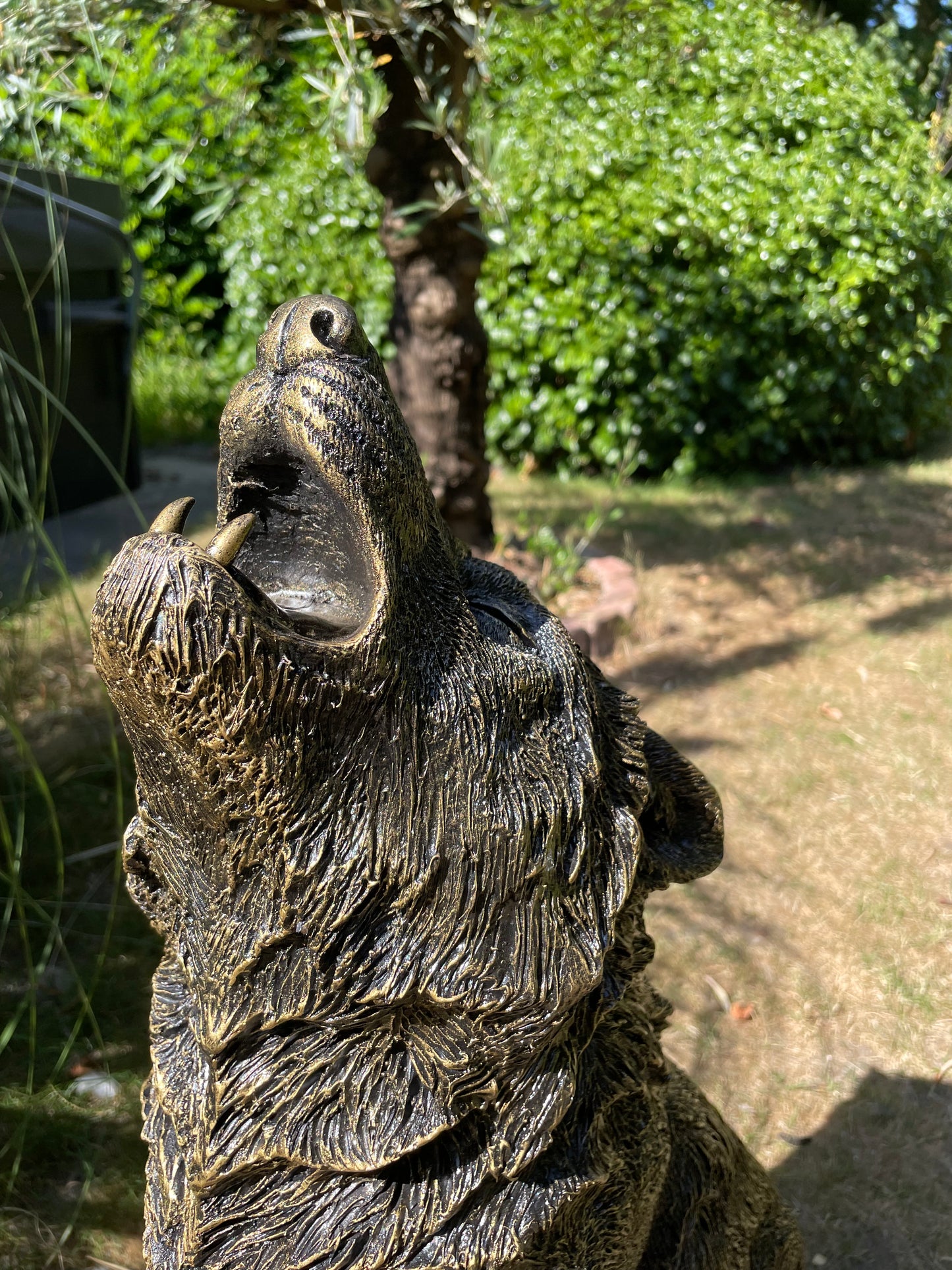 Tuinbeeld Wolf – Grote Huilende Zittende Wolf – Tuindecoratie Dierenbeeld 75cm