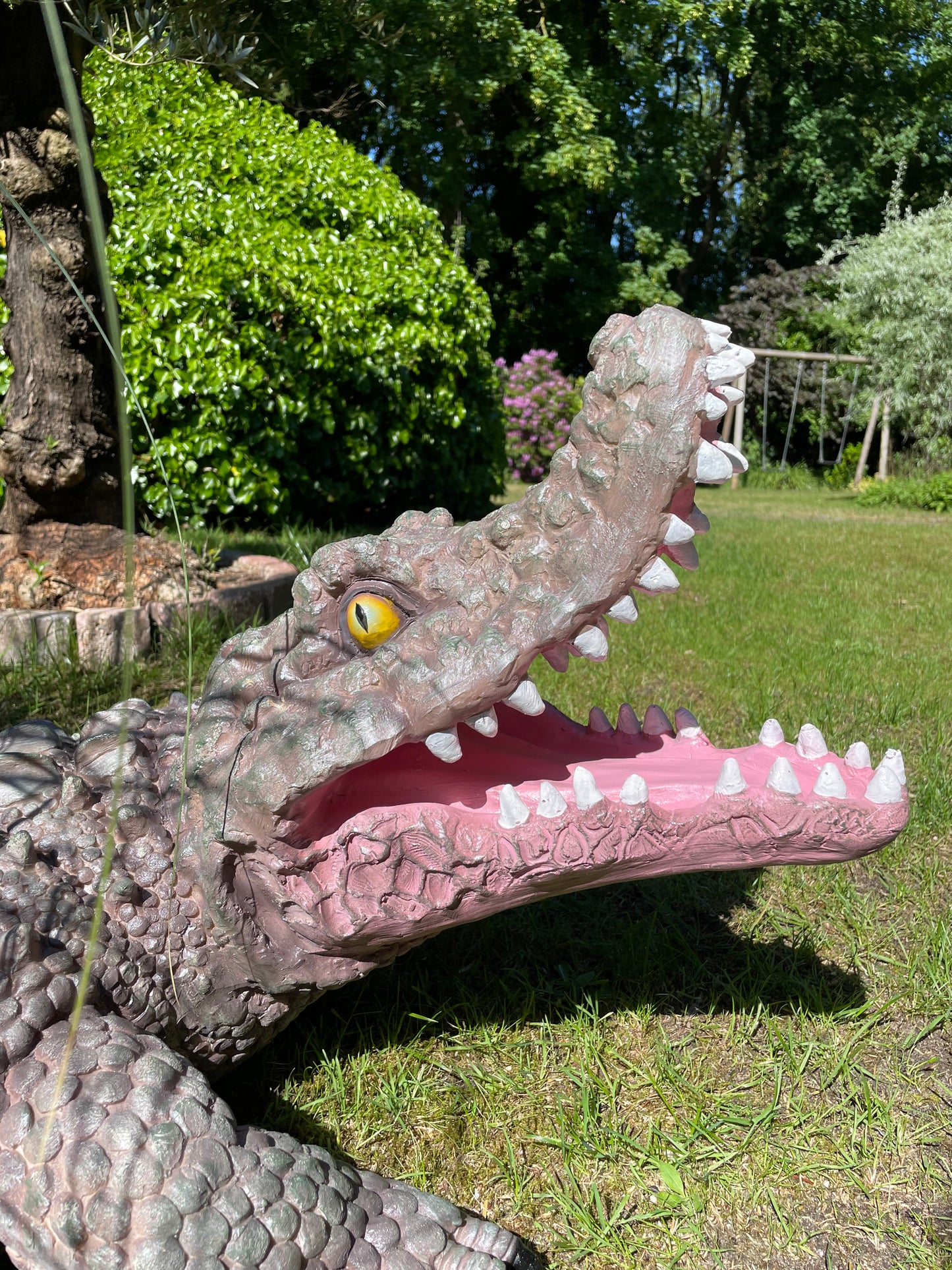 Beeld krokodil, grijs groen zwembad, vijver, boerderij 125cm