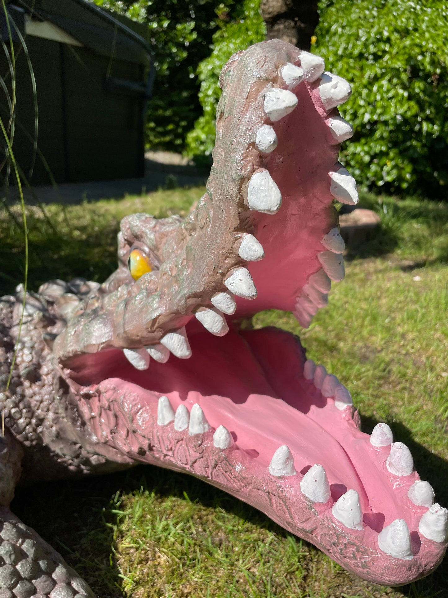 Beeld krokodil, grijs groen zwembad, vijver, boerderij 125cm