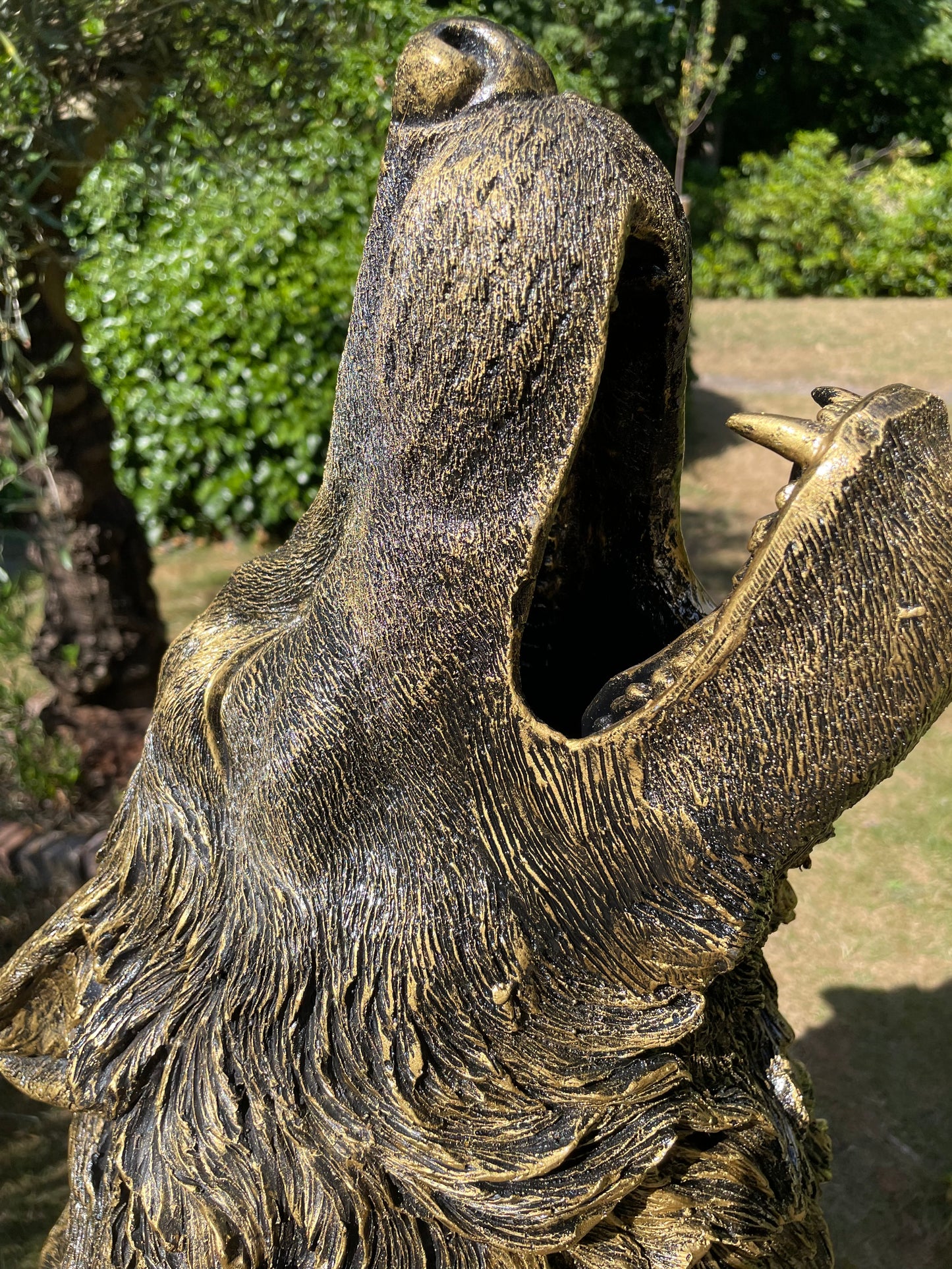Tuinbeeld Wolf – Grote Huilende Zittende Wolf – Tuindecoratie Dierenbeeld, 120 cm
