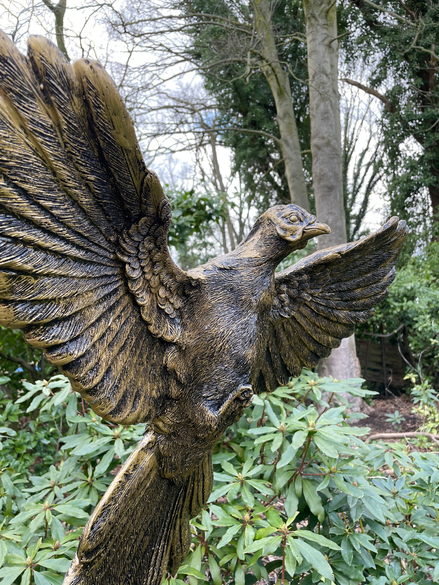Beeld Feniks vogel op stam, tuin, vijver 100cm
