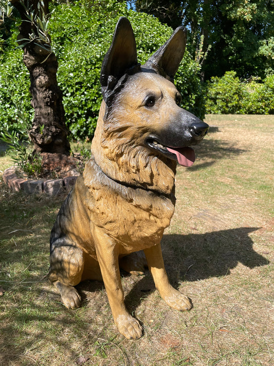 (Tuin)Beeld Duitse herder orig, honden, tuin, vijver 75 cm
