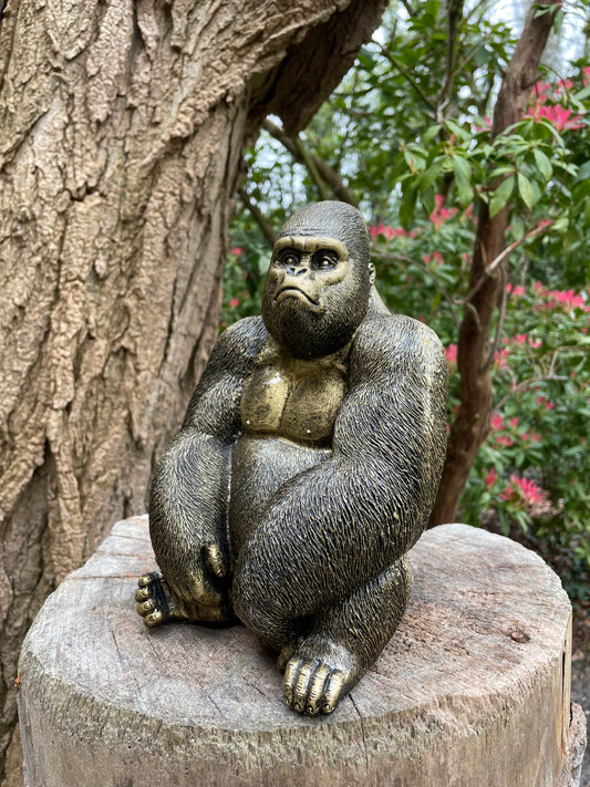 (Tuin)Beeld gorilla, goud tuin, zwembad, vijver 25cm