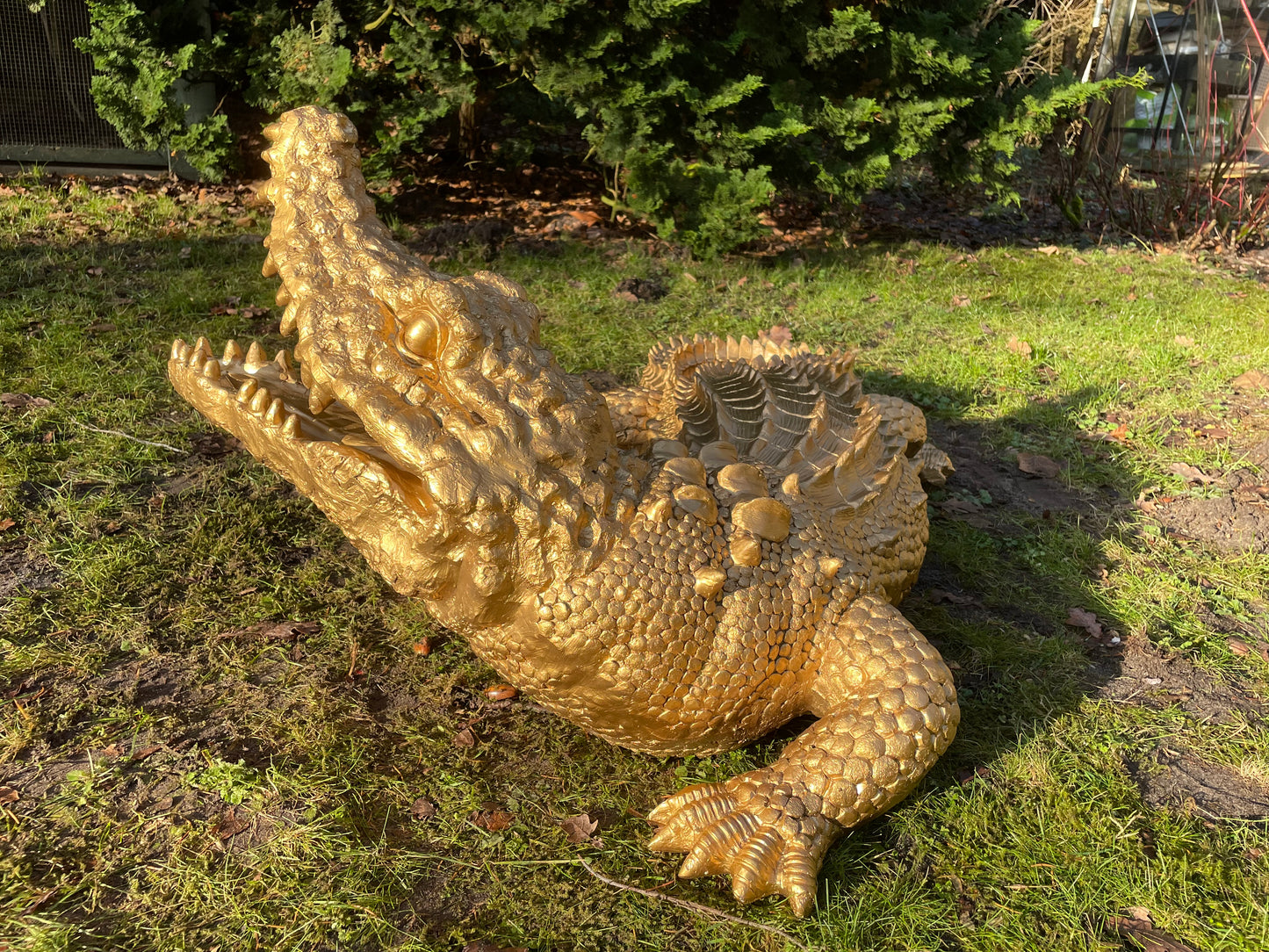 Beeld krokodil, goud, zwembad, vijver, boerderij 125cm