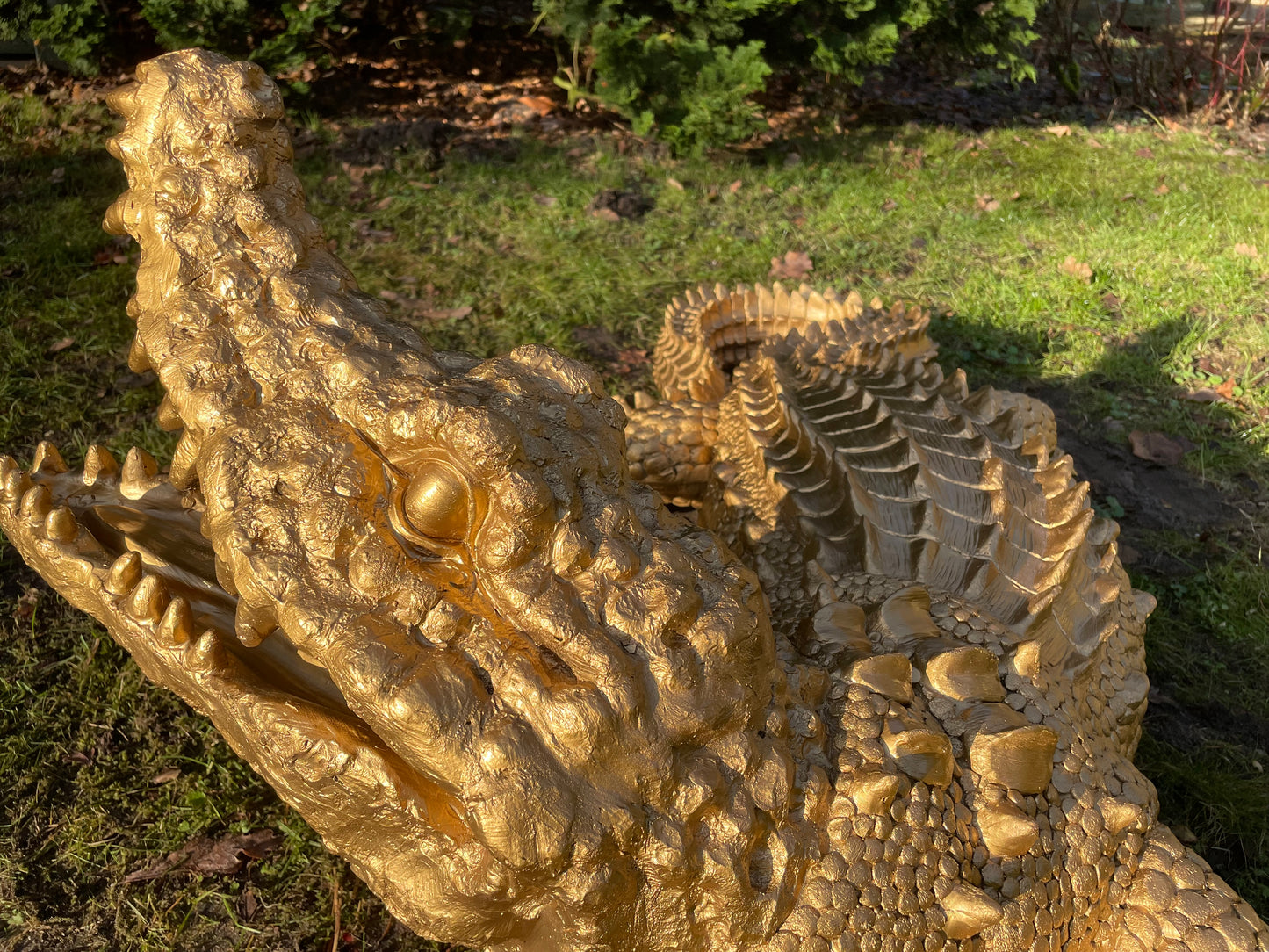 Beeld krokodil, goud, zwembad, vijver, boerderij 125cm