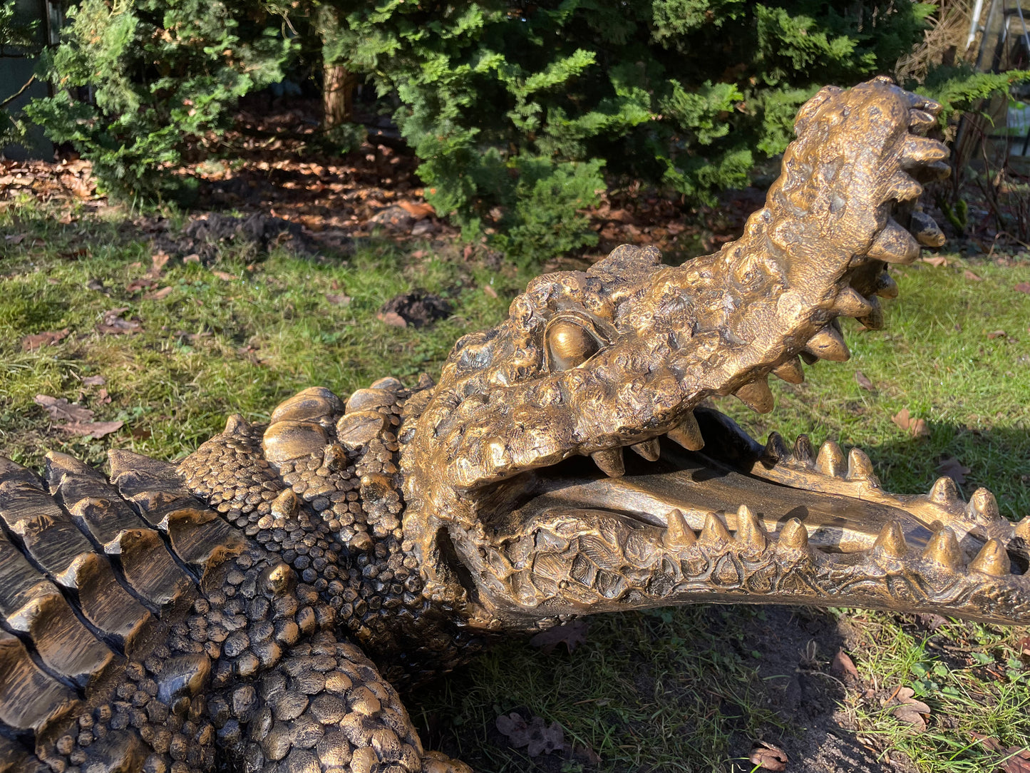 Beeld krokodil, antiek goud, zwembad, vijver, boerderij 125cm