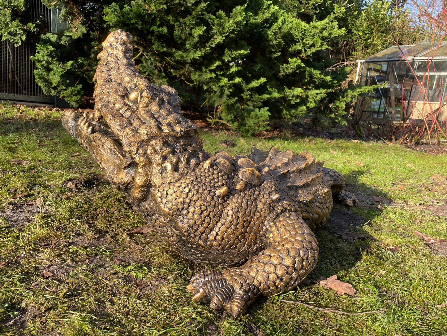 Beeld krokodil, antiek goud, zwembad, vijver, boerderij 125cm